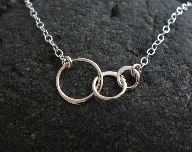 Sterling Silver Three Circle Necklace – 18