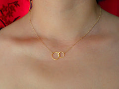 Two Linked Gold Circles Necklace – 18" Chain
