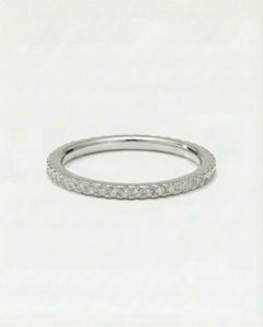 The M Essential Pavé Band